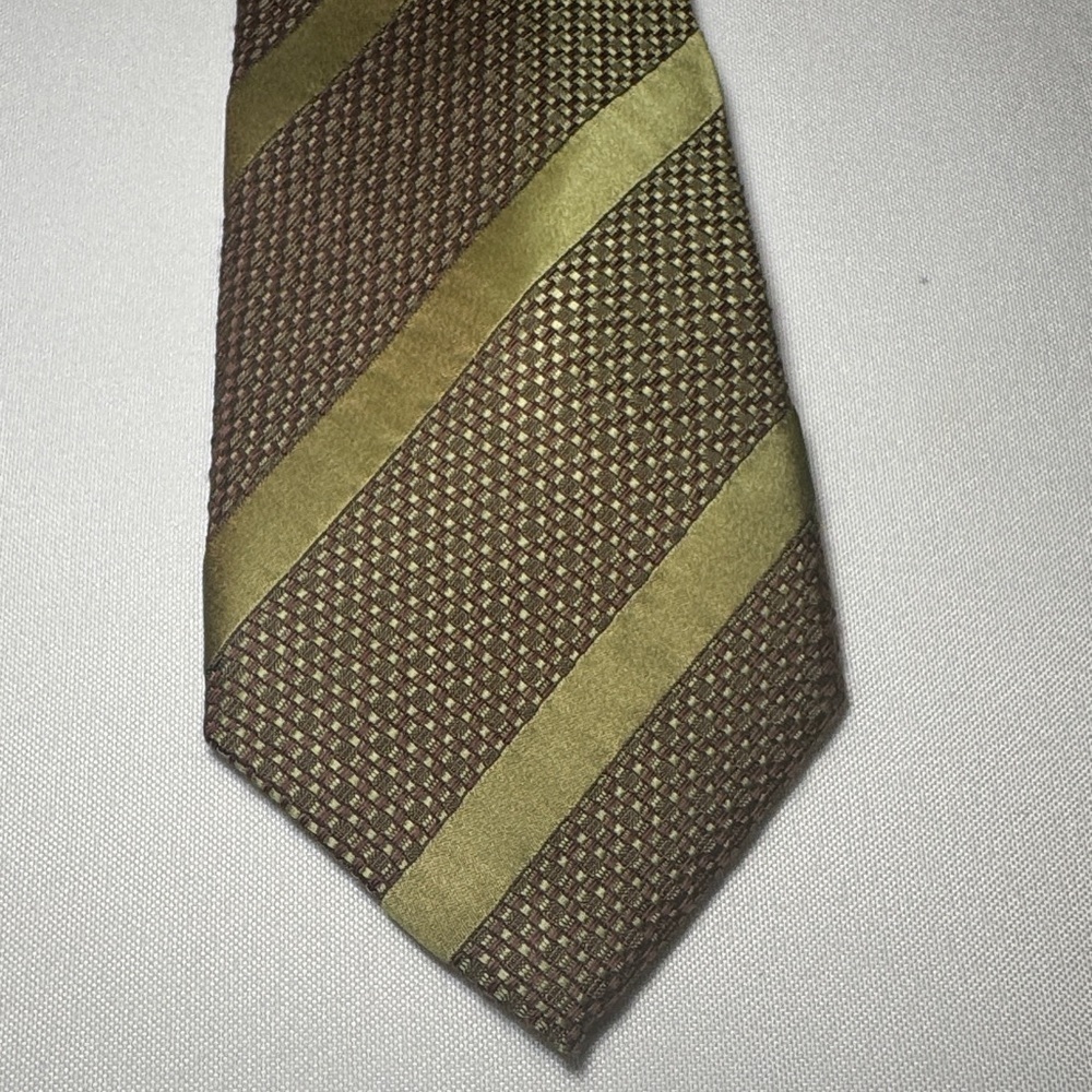 Tommy Bahama Olive and Chocolate Men's Silk Tie
